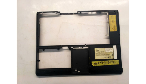 Нижня частина корпуса для ноутбука Fujitsu Amilo Pi2550, P55IM5, 15.4". Є подряпини.