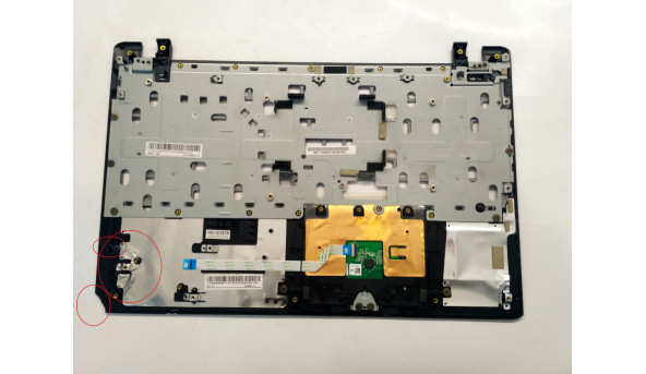 Средняя часть корпуса для ноутбука Acer Aspire V5-551, EAZRP003030, Б / У. Отломленный угол и крепления, следы ремонта креплений - 307374