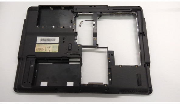 Нижня частина корпуса для ноутбука Acer TravelMate 7520/7220, MS2209, 17.0", 60.4U005.003, Б/В. Всі кріплення цілі.Зламаний роз'єм (фото).