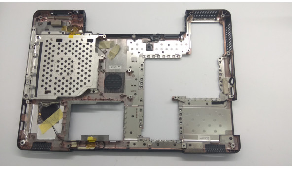 Нижня частина корпуса для ноутбука MSI L710, 17.0", Б/В. Всі кріплення цілі.Без пошкоджень. - 307457