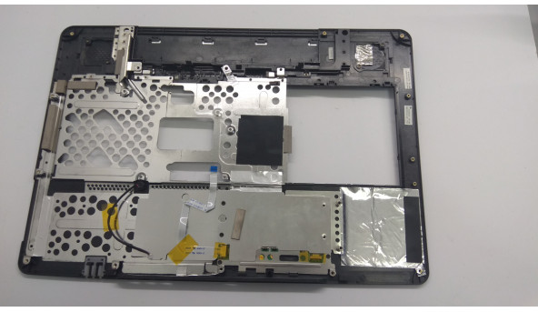 Середня частина корпуса для ноутбука MSI L710, 17.0", 307-717C413-SED, Б/В. Всі кріплення цілі.Без пошкоджень. - 307458