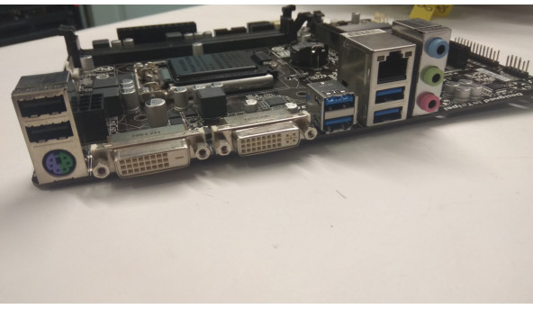 Нова Материнська плата для ПК, Gigabyte GA-H81M-D2W, Socket 1150. Гарантія! - 307561