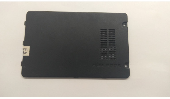 Сервисная крышка HDD, для ноутбука MSI VR610x, M675, VR601, EX600, 307-632K215-SED, Б / У. В хорошем состоянии, без повреждений. Есть царапины и потертости.