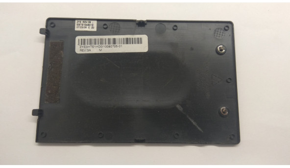 Сервісна кришка для ноутбука Toshiba Satellite M305D, EBTE1048010, Б/В. Є тріщина (фото). Є подряпини та потертості. - 307569