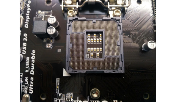 Материнская плата для персонального компьютера GIGABYTE GA-H110M-D2P, rev. 1. 0, новая. Предоставляется гарантия 3 месяца. Материнские платы протестированы на них ставили Windows и все драйвера, также тестировали все порты и перепрошивалы биос - 307575
