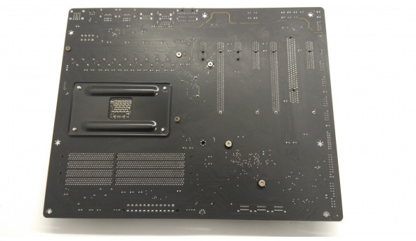 Материнская плата для персонального компьютера GIGABYTE GA-990FXA-UD3 R5, Rev: 1. 0, Socket AM3b. Не реагирует на кнопку включения, в ремонте не была. - 307582