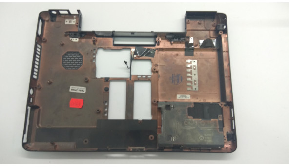 Нижня частина корпуса для ноутбука Toshiba Satellite A100-169, 15.4", 6070B0083501, Б/В. Всі кріплення цілі.Без пошкоджень. - 307591