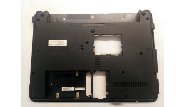 Нижня частина корпуса для ноутбука  HP Compaq 6735s, 15.4", PLSC15BT01K3041, Б/В. Всі кріплення цілі.Без пошкоджень.