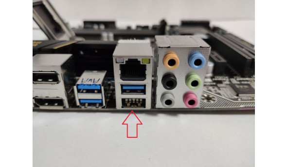 Материнская плата для персонального компьютера GIGABYTE GA-Z170M-D3P, новая. В коротком, очень сильно греется транзистор у Bios. Bios прошивався. - 307615