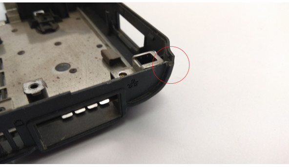 Нижняя часть корпуса для ноутбука Acer TravelMate 2420, MS2180, 14 0 ", 60 4a927. 002, Б / У. Все крепления целые. Есть трещина (фото) и сломанный разъем PCMI (фото). - 307678