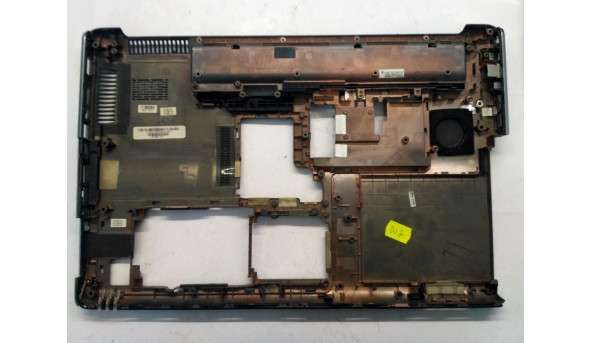 Нижня частина корпуса для ноутбука HP Pavilion dv7, dv7-2125eo, 17.3", 518901-001, Б/В. Всі кріплення цілі.Без пошкоджень. - 307736