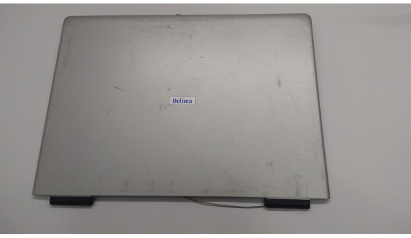 Кришка матриці корпуса для ноутбука Belinea VA250P, 15.4", 80-41126-02, Б/В. Всі кріплення цілі.Без пошкоджень. Є подряпини та потертості.