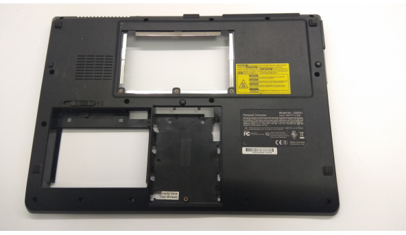 Нижня частина корпуса для ноутбука One U50SI1, 15.0", 83GU50020-00, Б/В. Всі кріплення цілі.Без пошкоджень. Є незначні сліди корозії.