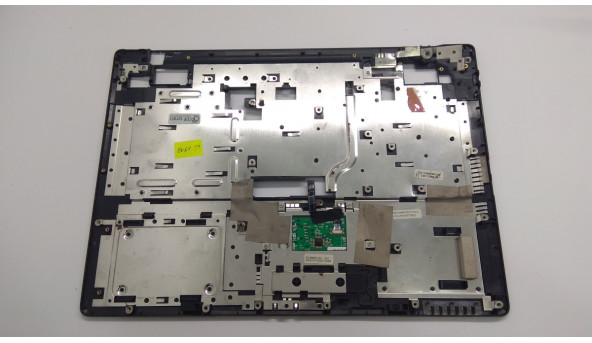 Середня частина корпуса для ноутбука Fujitsu Amilo Li 1718, 15.4", 60.4B912.002, Б/В. Всі кріплення цілі.Без пошкоджень. Відсутня верхня панель. - 307767