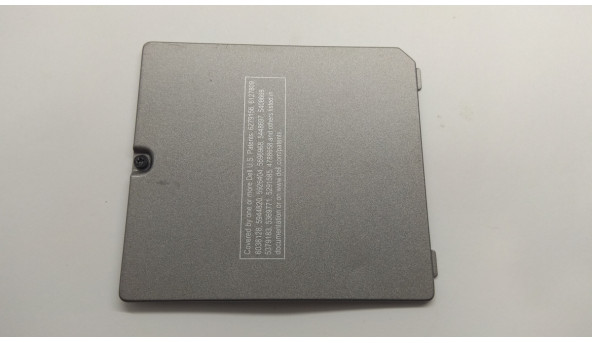 Сервисная крышка для ноутбука Dell Inspiron 8500, AMDQ003D00L, Б / У. В хорошем состоянии, без повреждений. Есть царапины и потертости.