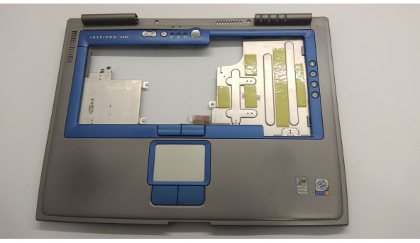 Середня частина корпуса для ноутбука Dell Inspiron 8500, 15.0", AMDQ002100L, Б/В. Всі кріплення цілі.Без пошкоджень.