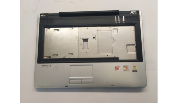 Середня частина корпуса для ноутбука Fujitsu Amilo Pa 1510, 15.6", б/в, всі кріплення цілі, є подряпини та потертості.