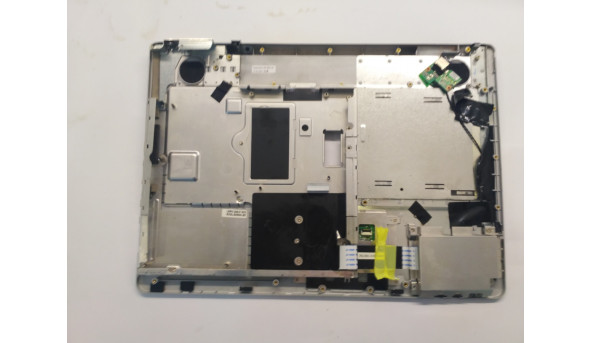 Середня частина корпуса для ноутбука Fujitsu Amilo Pa 1510, 15.6", б/в, всі кріплення цілі, є подряпини та потертості. - 307793