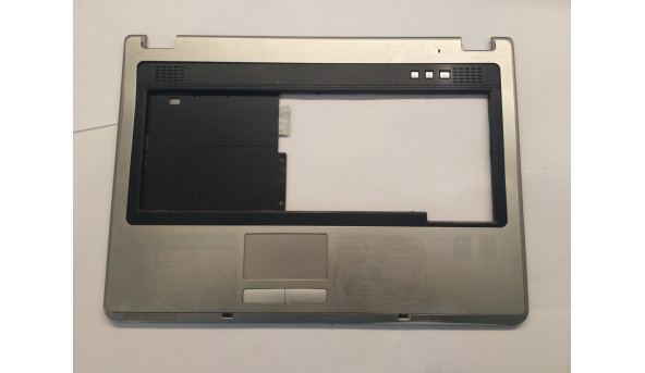 Середня частина корпуса для ноутбука  Advent ERT 2250, 15.4", 83GL51010-12, Б/В. Кріплення всі цілі, відклеїна верхня панель(фото)