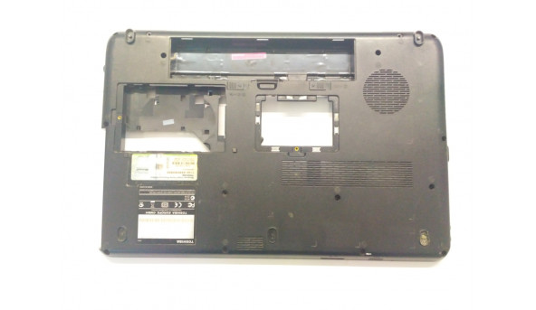 Нижняя часть корпуса для ноутбука Toshiba Satellite L500D, 15 6 ", V000180430, Б / У. Все крепления целые. Есть Трещины, указанные на фото.