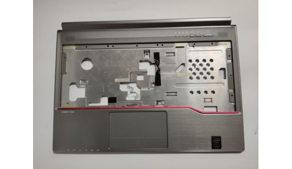 Середня частина корпуса для ноутбука Fujitsu Lifebook E734, 13.3", б/в. В хорошому стані, без пошкодженнь.
