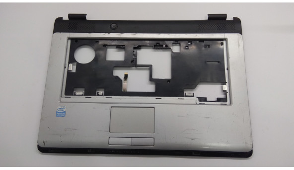 Середня частина корпуса для ноутбука Toshiba Satellite L300-149, 15.4", V000130130, Б/В. Всі кріплення цілі.Без пошкоджень.