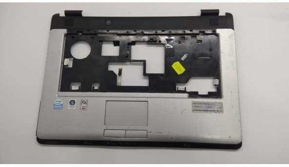 Середня частина корпуса для ноутбука Toshiba Satellite L300-149, 15.4", V000130130, Б/В. Всі кріплення цілі.Без пошкоджень.Відсутня верхня накладка.