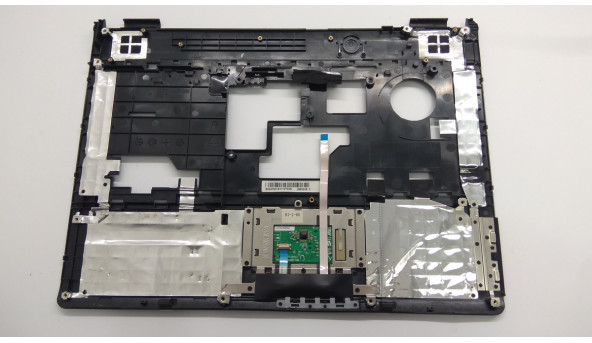 Средняя часть корпуса для ноутбука Toshiba Satellite L300-149, 15 4 ", V000130130, Б / У. Все крепления целые. Без повреждений. Отсутствует верхняя накладка. - 307828
