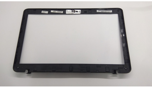 Рамка матриці корпуса для ноутбука Toshiba Satellite L755, 15.6", A000079320, Б/В. Всі кріплення цілі.Без пошкоджень. - 307831