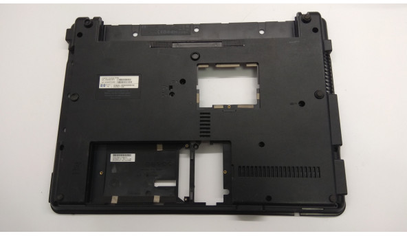 Нижня частина корпуса для ноутбука HP Compaq 6735s, 15.4", 6070B0251701, Б/В. Всі кріплення цілі.Без пошкоджень.