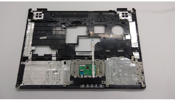 Середня частина корпуса для ноутбука Toshiba Satellite L300, 15.4", V000131290, Б/В. Всі кріплення цілі.Без пошкоджень. - 307869