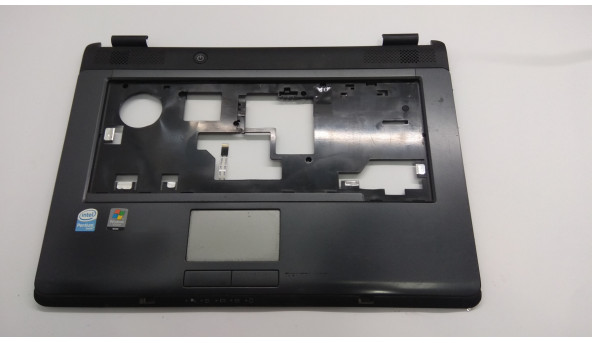 Середня частина корпуса для ноутбука Toshiba Satellite L300, 15.4", V000131290, Б/В. Всі кріплення цілі.Без пошкоджень.