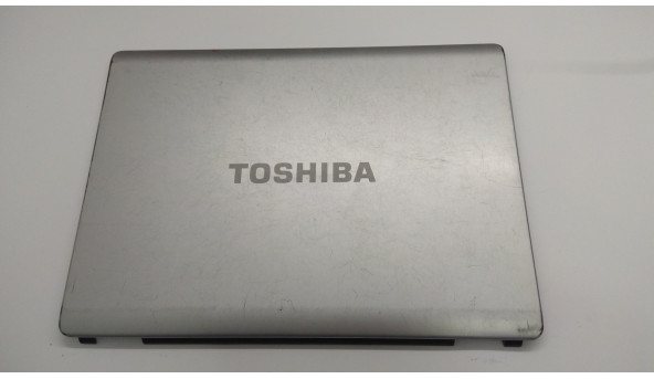 Кришка матриці корпуса для ноутбука Toshiba Satellite L300, 15.4", B0247101K100, Б/В. Всі кріплення цілі.Без пошкоджень. Є подряпини та потертості.
