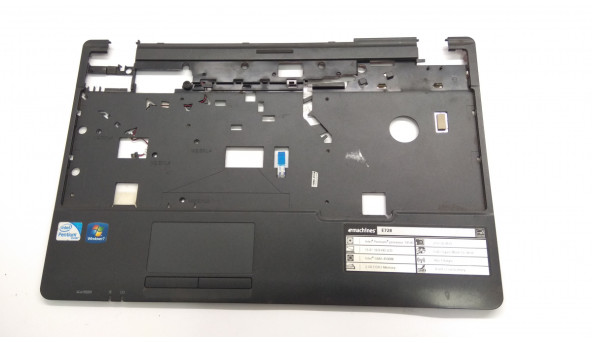 Средняя часть корпуса для ноутбука Emachines E728, 15 6 ", TSA39ZRGTATN001, Б / У. Все крепления целые. Без повреждений.