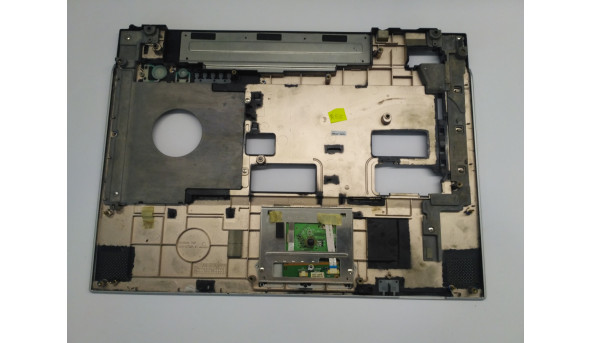 Средняя часть корпуса для ноутбука Fujitsu Amilo Pi 2530, 15 4 ", Б / У. Крепление все цели. Есть царапины