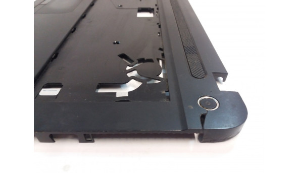 Середня частина з тачпадом для Toshiba Satellite C75D, V000350250, 17.3", Б/В. Зламані деякі кріплення, трішина на кнопці живлення, трішина на розємі живлення, зламана решітка радіатора. - 307959