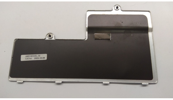 Сервисная крышка для ноутбука DELL LATITUDE D810, AMZKS00040L, Б / У. В хорошем состоянии, без повреждений. Есть царапины и потертости.