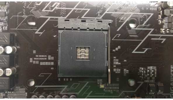 Нова материнська плата для ПК, GIGABYTE GA-AB350-Gaming, Rev:1.0, Socket AM4, не реагує на кнопку включення , - 307994