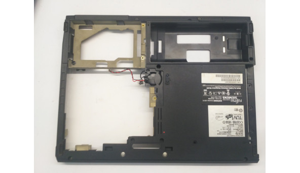 Нижня частина корпуса для ноутбука  Fujitsu Esprimo U9210, 12.1", Б/В. Всі кріплення цілі.Без пошкоджень.