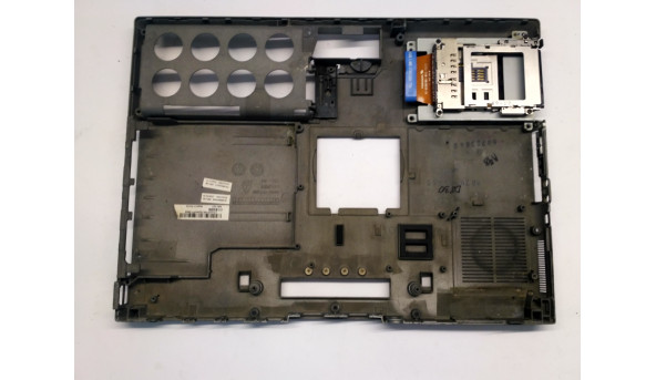 Нижняя часть корпуса для ноутбука Dell Latitude D800, 15 0 ", Б / У. Все крепления целые. Без повреждений - 308042