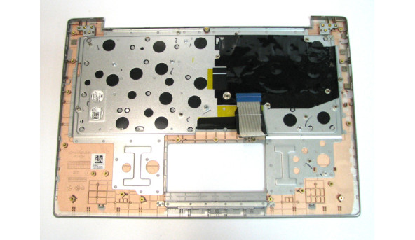 Средняя часть корпуса для ноутбука Lenovo ThinkPad T410i, 14 1 ", Б / У. Все крепления целые. Без повреждений.