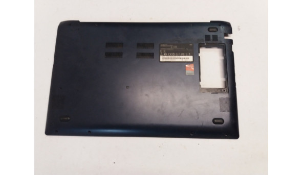 Нижня частина корпуса для ноутбука Samsung NP670Z5E, BA75-04413B, Б/В. Без пошкоджень, всі кріплення цілі.