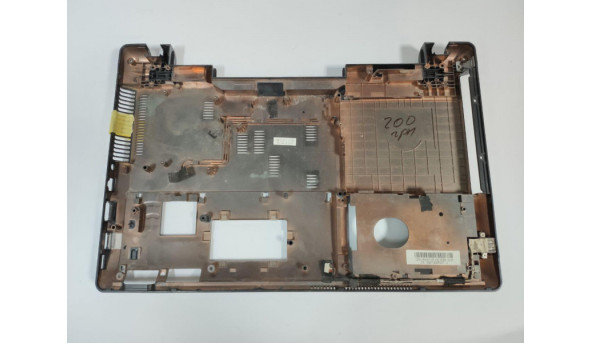 Нижня частина корпуса для ноутбука Asus X54C, 15.6", Б/В. Є тріщинки на кріпленнях (фото)
