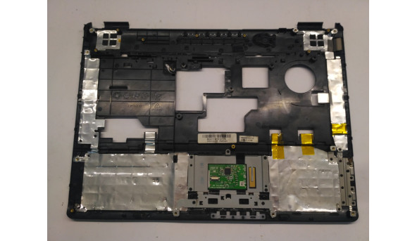Середня частина корпуса для ноутбука Toshiba Satellite L300D, B0247312, V000133220. Кріплення всі цілі.Є потертості - 308143