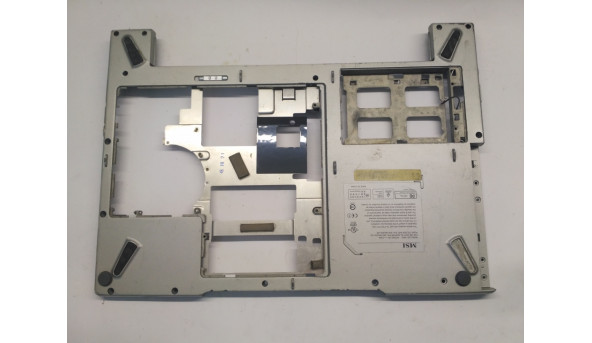 Нижня частина корпуса для ноутбука  MSI M610, 15.0", E23-1004050-P62, Б/В. Всі кріплення цілі.Без пошкоджень.