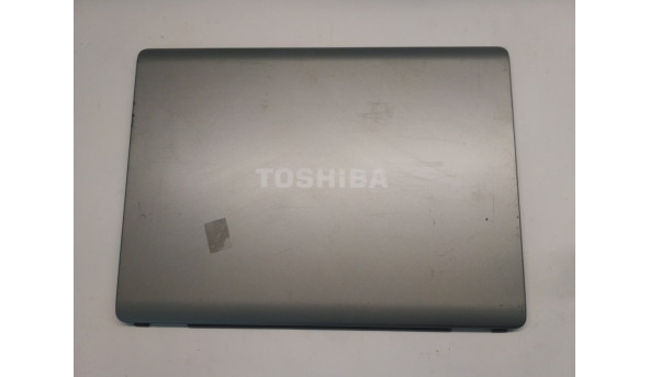 Кришка матриці корпуса для ноутбука Toshiba Satellite L300, 15.4", V000130080 , Б/В. Всі кріплення цілі.Без пошкоджень. Є подряпини та потертості.