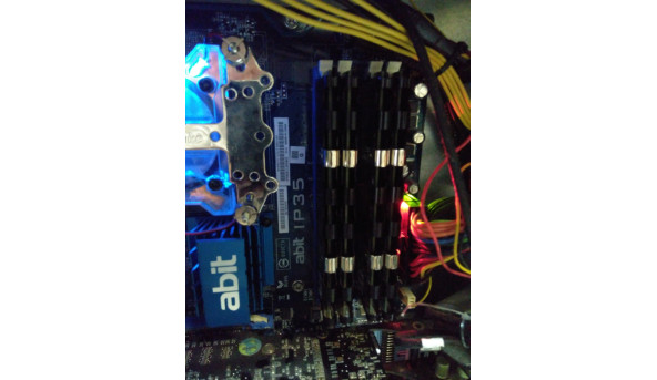 MONSTRO Потужний, ігровий, шумозахищений системний блок з водяним охолодженням QuadCore Extreme QX9650, 2033 MHz, 8 GB DDR2, GeForce 9800 GX2 512GB*2, 2*750 MB HDD, 1200 W, Blu-ray