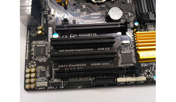 Материнська плата для персонального комп'ютера GIGABYTE GA-Z97M-D3H, rev.1.0, Socket LGA 1150, нова, протестована, робоча, зламаний фіксатор оперативної пам'яті - 308344