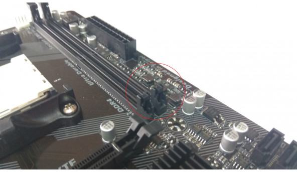 Материнська плата для ПК Gigabyte GA-AB350M-DS2, Rev:1.0, Socket AM4, Протестована, робоча. є зламані фіксатори для ОЗП (фото).