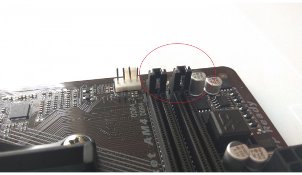 Материнська плата для ПК Gigabyte GA-AB350M-DS2, Rev:1.0, Socket AM4, Протестована, робоча. Є пошкоджений фіксатор ОЗП (фото). - 308360